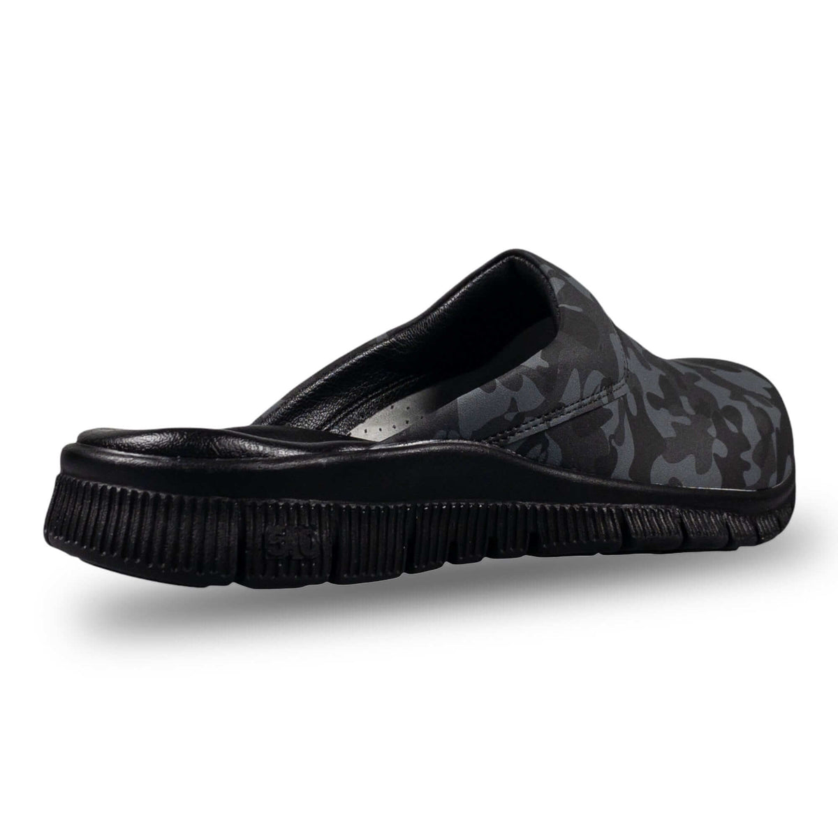 Top-down view of camouflage print leather clogs with an ergonomic Comfortflex sole