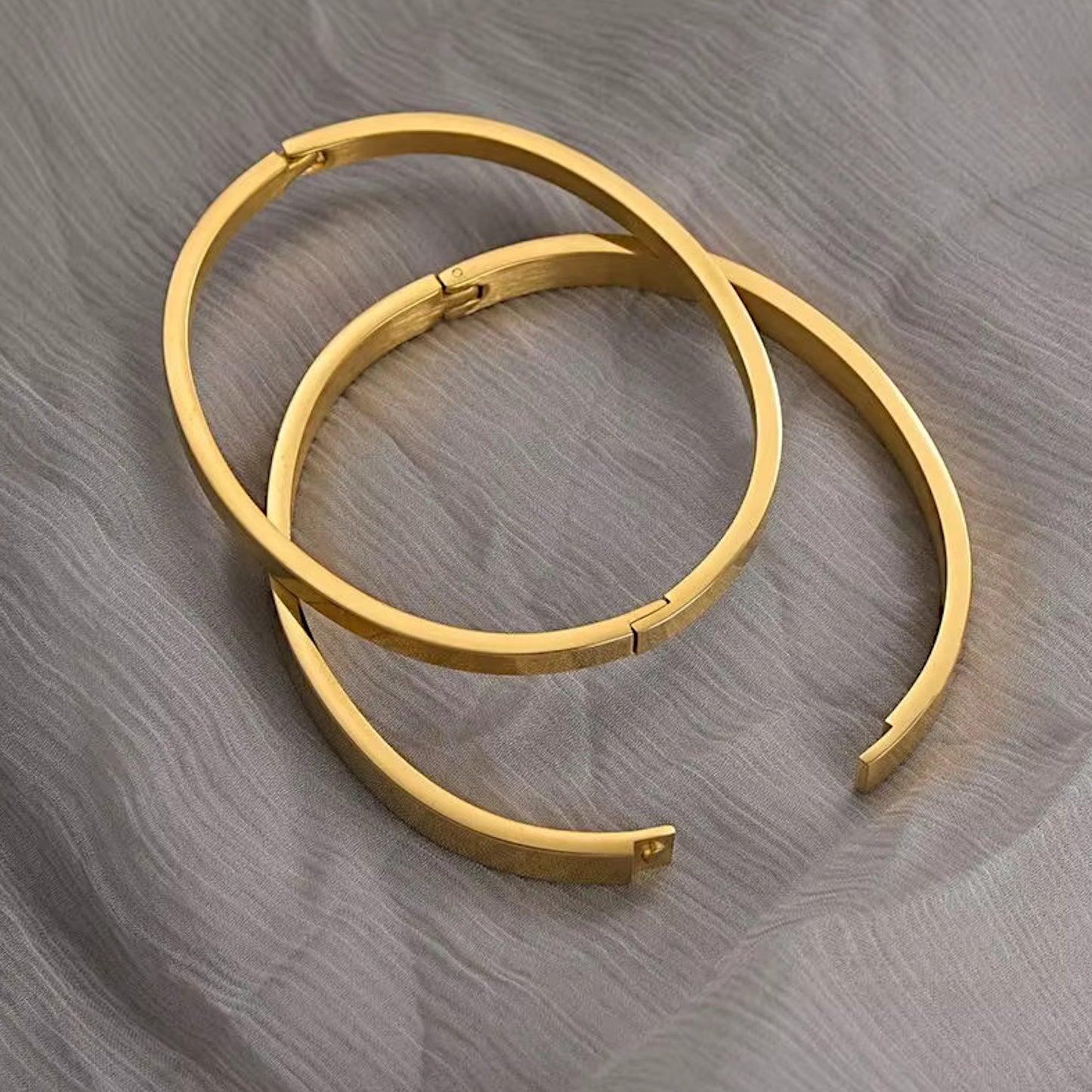 Minimalist Gold-Tone Stainless Steel Bracelet