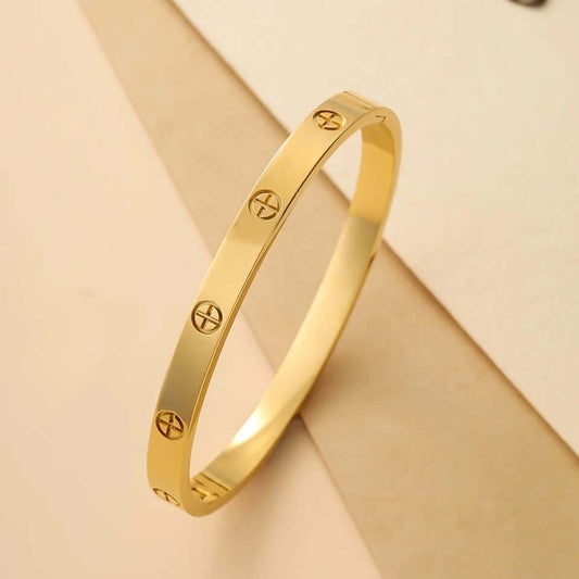 Front view of gold plated stainless steel couple bangle