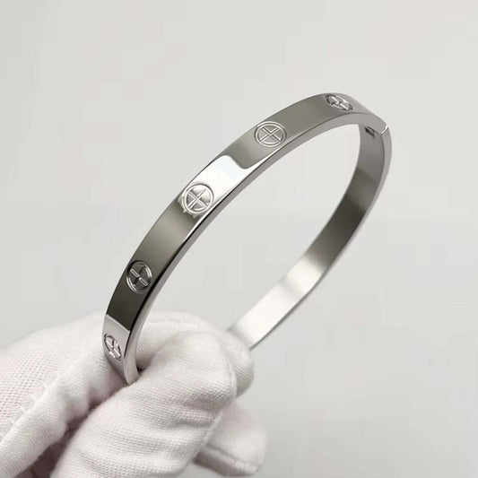 Front view of stainless steel couple bangle bracelet set in 6mm and 8mm