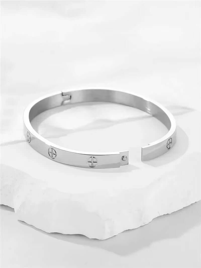 Stainless steel couple bangle bracelet set in 6mm and 8mm worn on the wrist