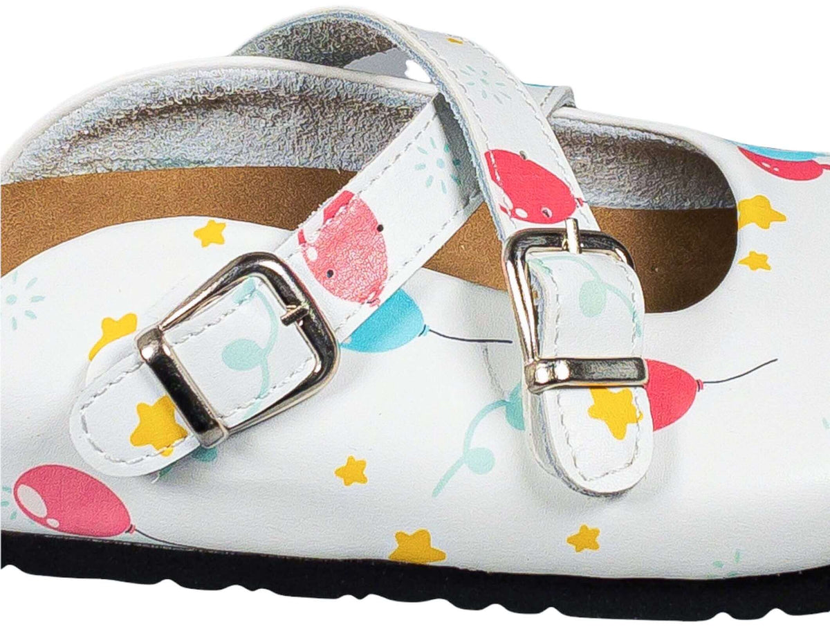 Footbed detail of orthopedic panda balloon cross band clogs with a cork sole